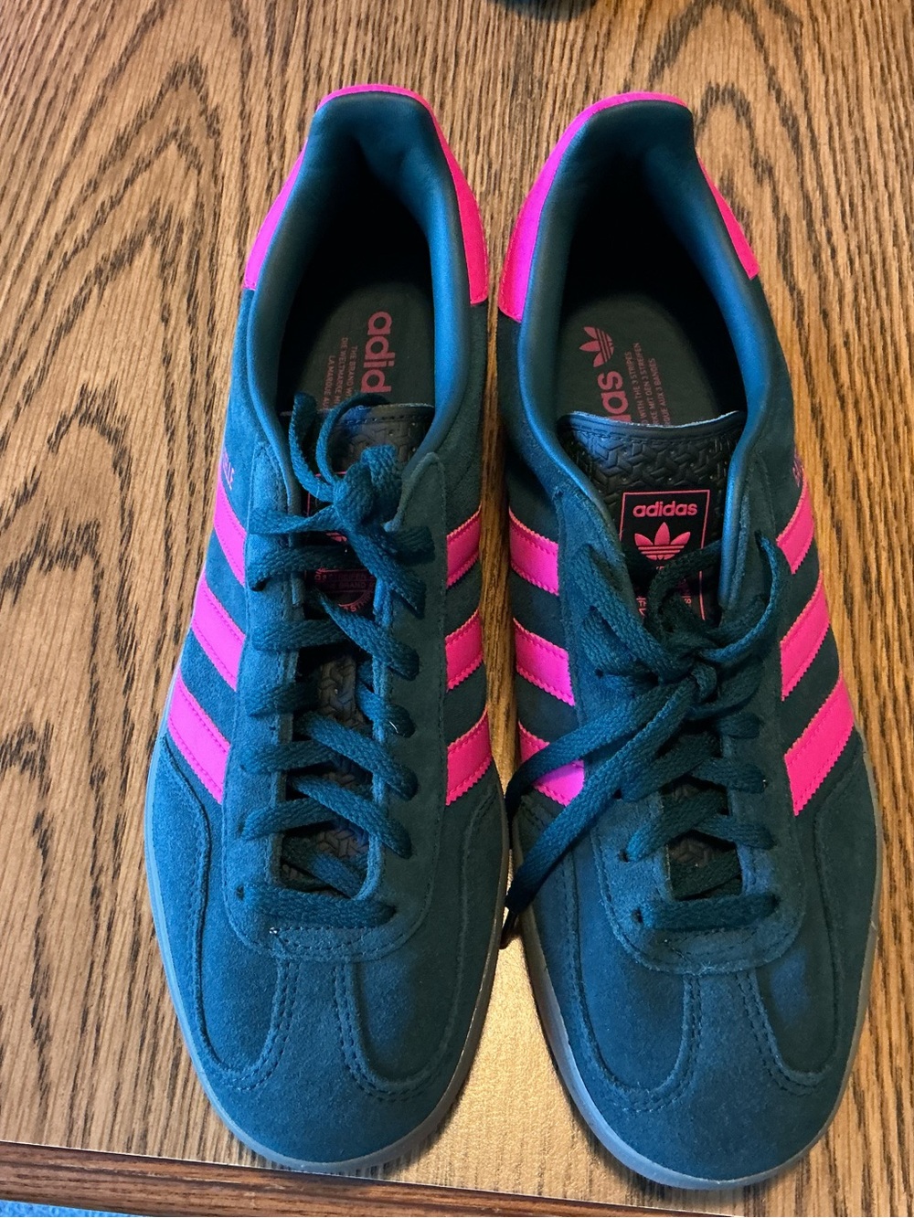 adidas Gazelle Women’s 9.5 brand new no box.  Style JS1416.  Unisex Men’s 8.5